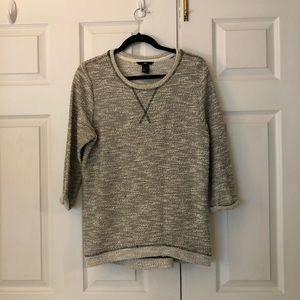 Cropped sleeve light gray sweater